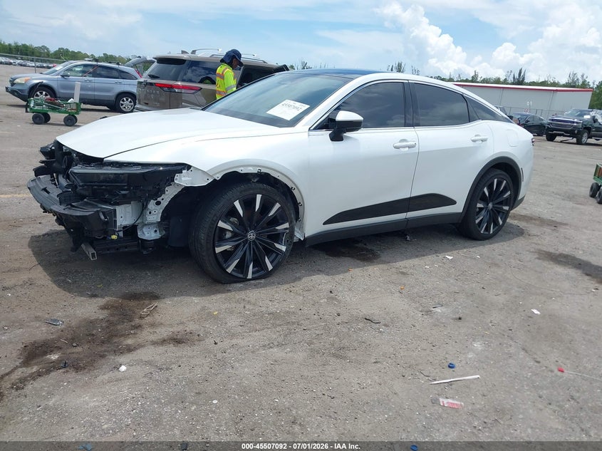 2024 Toyota Crown VIN JTDAFAAF9R3007679 IAAI salvage auction — FRONT END, Rebuildable (Florida), sold $9,600 on 2026-07-29 (photo 2)
