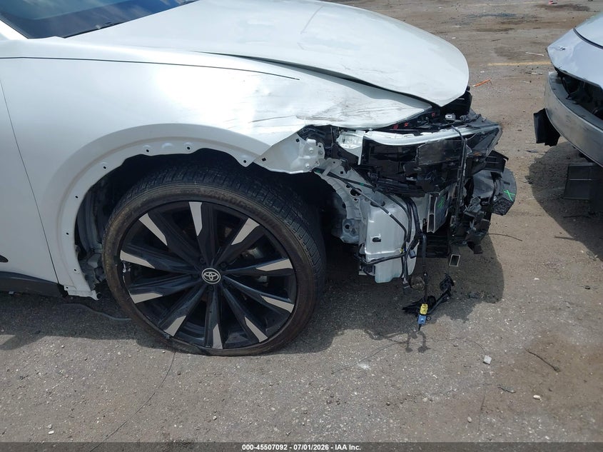 2024 Toyota Crown VIN JTDAFAAF9R3007679 IAAI salvage auction — FRONT END, Rebuildable (Florida), sold $9,600 on 2026-07-29 (photo 6)
