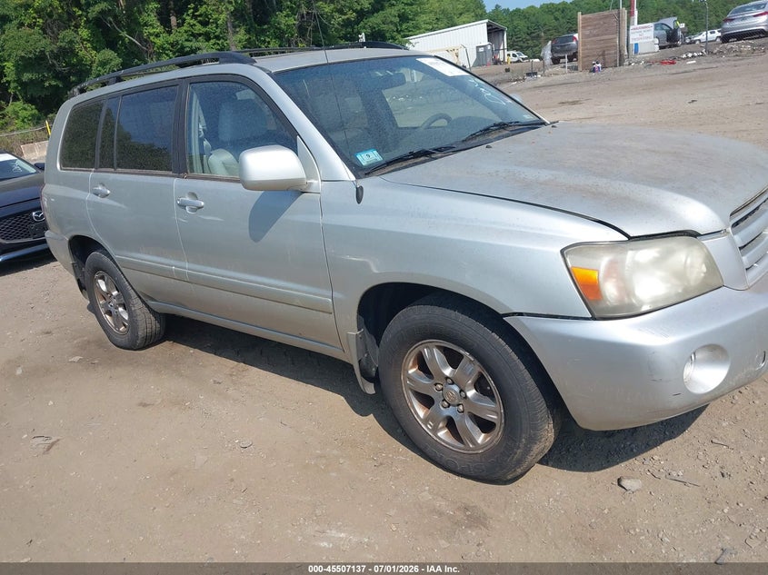 2004 Toyota Highlander VIN JTEDP21A840029960 IAAI salvage auction — NORMAL WEAR, Clear (Massachusetts), sold $675 on 2026-07-07 (photo 1)
