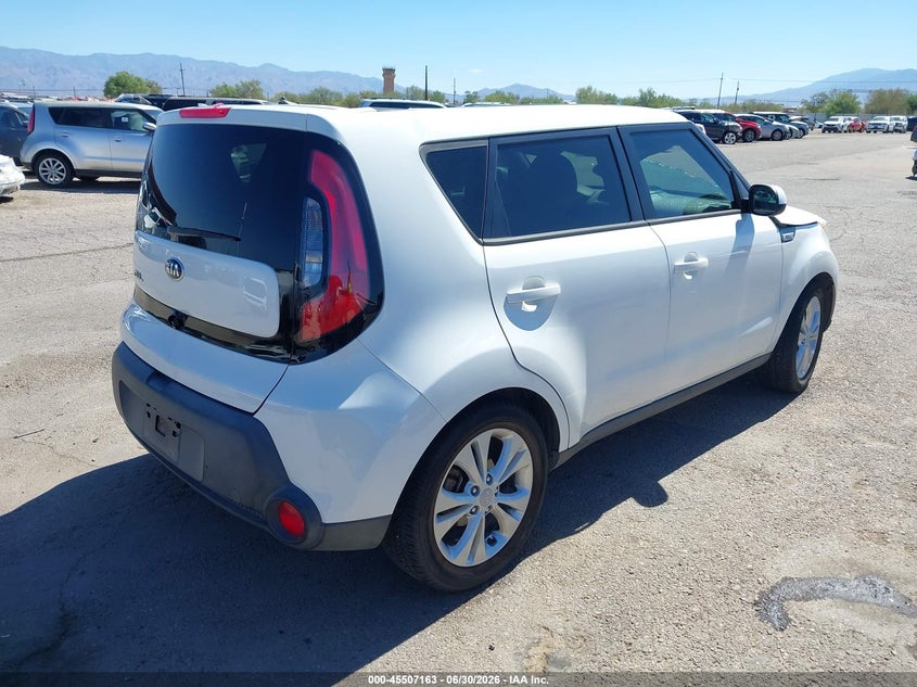 2015 Kia Soul VIN KNDJP3A5XF7796381 IAAI salvage auction — ROOF, Salvage (Arizona), sold $25 on 2026-07-23 (photo 4)