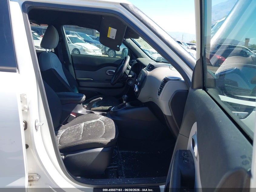 2015 Kia Soul VIN KNDJP3A5XF7796381 IAAI salvage auction — ROOF, Salvage (Arizona), sold $25 on 2026-07-23 (photo 5)
