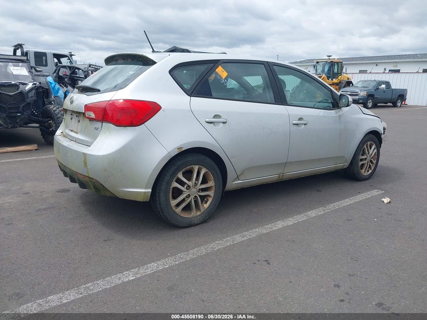 2011 Kia Forte VIN KNAFU5A22B5424343 IAAI salvage auction — NORMAL WEAR, Peddle Clear Public-Restricted (Oregon), sold $100 on 2026-07-28 (photo 4)