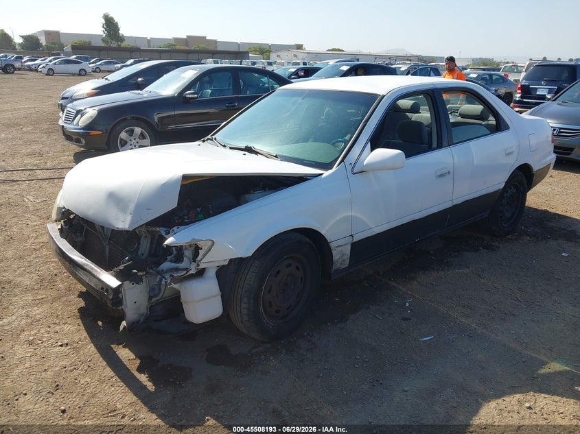 2001 Toyota Camry VIN JT2BG22K610545466 IAAI salvage auction — NORMAL WEAR, Salvage (California), sold $325 on 2026-07-29 (photo 2)