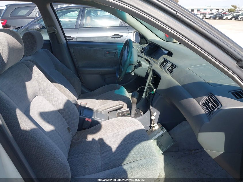 2001 Toyota Camry VIN JT2BG22K610545466 IAAI salvage auction — NORMAL WEAR, Salvage (California), sold $325 on 2026-07-29 (photo 5)