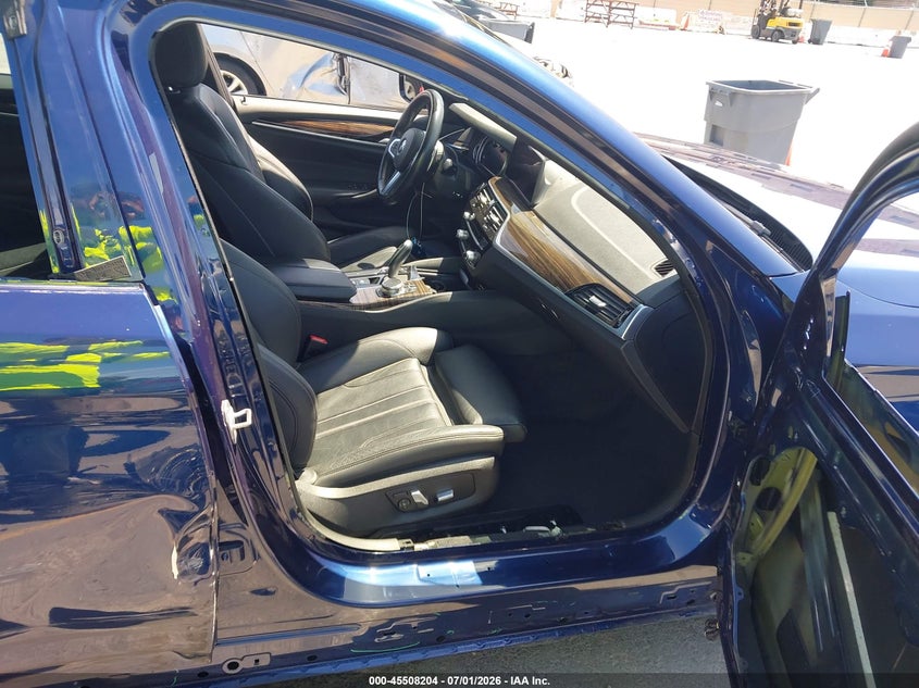 2019 BMW 5er VIN WBAJE5C54KWW39781 IAAI salvage auction — RIGHT SIDE, Salvage Title, sold $13,300 on 2026-08-03 (photo 5)