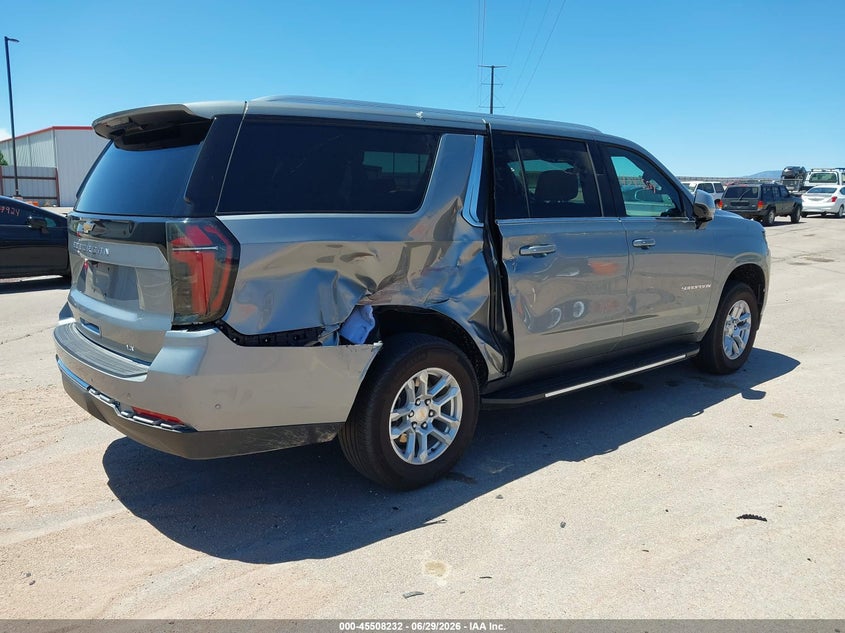 2026 Chevrolet Suburban VIN 1GNS5CKD6TR136829 IAAI salvage auction — RIGHT SIDE, Clear (Texas), sold $46,250 on 2026-07-29 (photo 4)