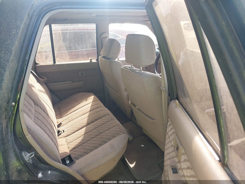 1994 Toyota 4runner VIN JT3VN39W2R8064365 IAAI salvage auction — NORMAL WEAR, Clear (Indiana), sold $825 on 2026-07-08 (photo 8)