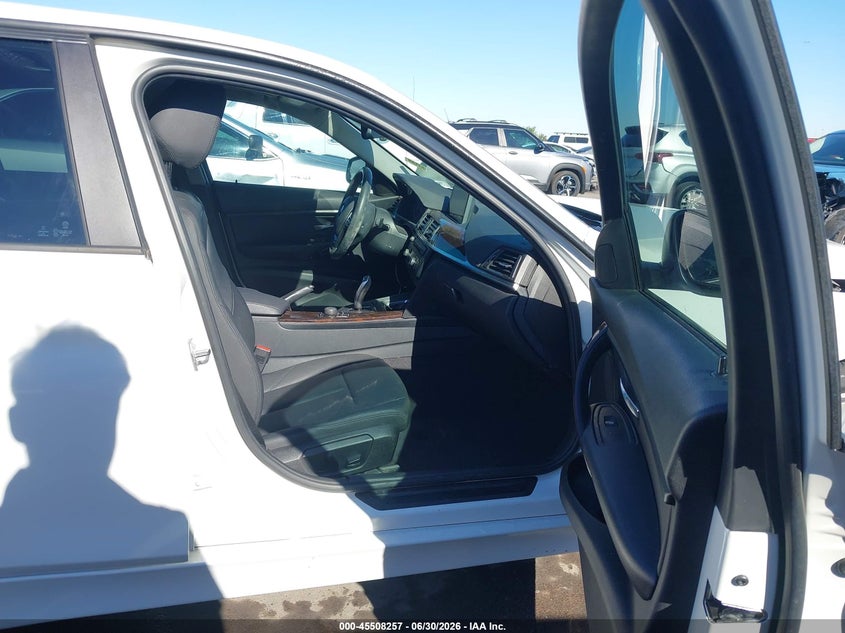 2015 BMW 3er VIN WBA3A5G58FNS91154 IAAI salvage auction — RIGHT FRONT, Salvage (Arizona), sold $1,400 on 2026-07-28 (photo 5)