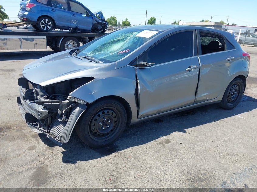 2017 Hyundai Elantra VIN KMHD35LH2HU380594 IAAI salvage auction — SIDE, Salvage (California), sold $225 on 2026-07-29 (photo 2)