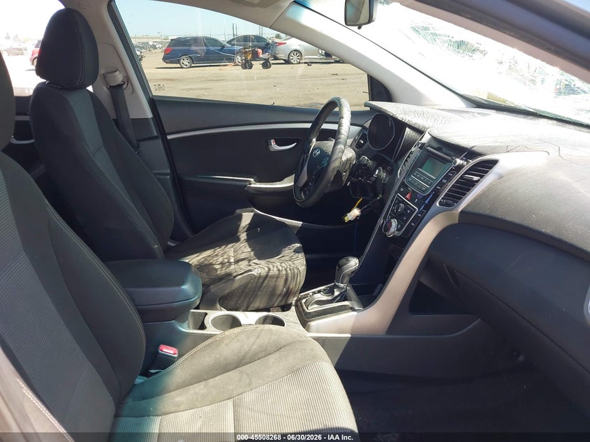2017 Hyundai Elantra VIN KMHD35LH2HU380594 IAAI salvage auction — SIDE, Salvage (California), sold $225 on 2026-07-29 (photo 5)