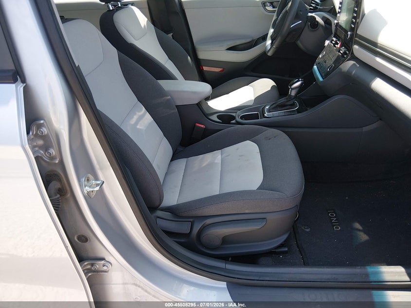 2020 Hyundai Ioniq hybrid VIN KMHC65LC1LU220027 IAAI salvage auction — RIGHT SIDE, Sf97 (Kentucky), sold $7,200 on 2026-08-12 (photo 5)