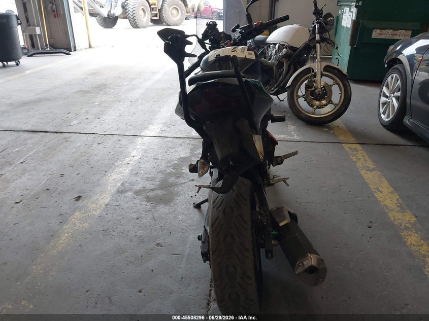 2023 Kawasaki Er VIN JKAERKD17PDAL6441 IAAI salvage auction — FRONT & REAR, Salvage (Oregon), sold $1,150 on 2026-09-16 (photo 6)
