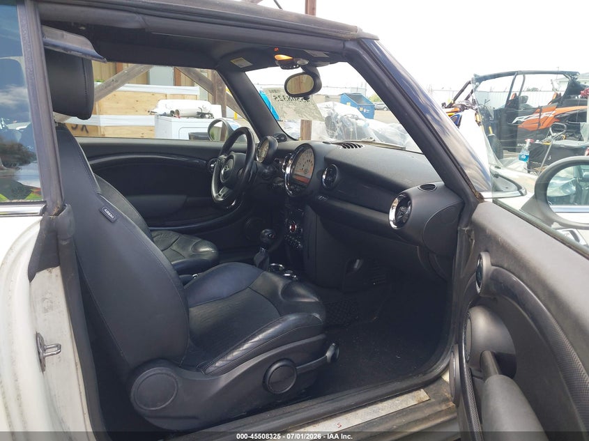2011 Mini Cooper VIN WMWZP3C55BT249033 IAAI salvage auction — NORMAL WEAR, Peddle Clear Public-Restricted (Oregon), sold $1,200 on 2026-07-28 (photo 5)