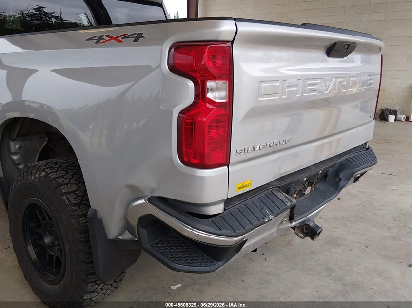 2019 Chevrolet Silverado VIN 1GCUYDED6KZ294127 IAAI salvage auction — REAR END, Bill Of Sale (Washington), sold $8,100 on 2026-07-29 (photo 6)