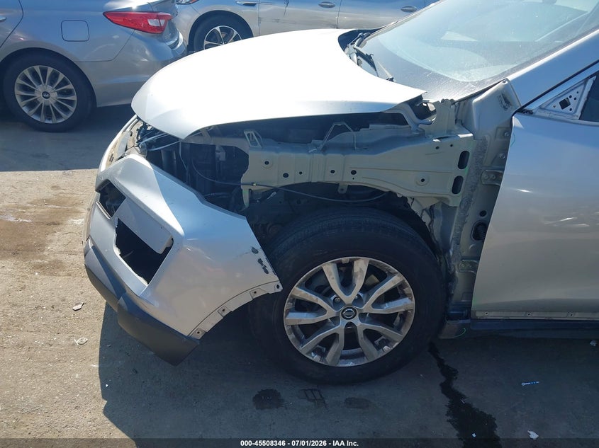 2019 Nissan Rogue VIN 5N1AT2MT3KC796042 IAAI salvage auction — FRONT END, Salvage (North Carolina), sold $2,400 on 2026-07-26 (photo 6)