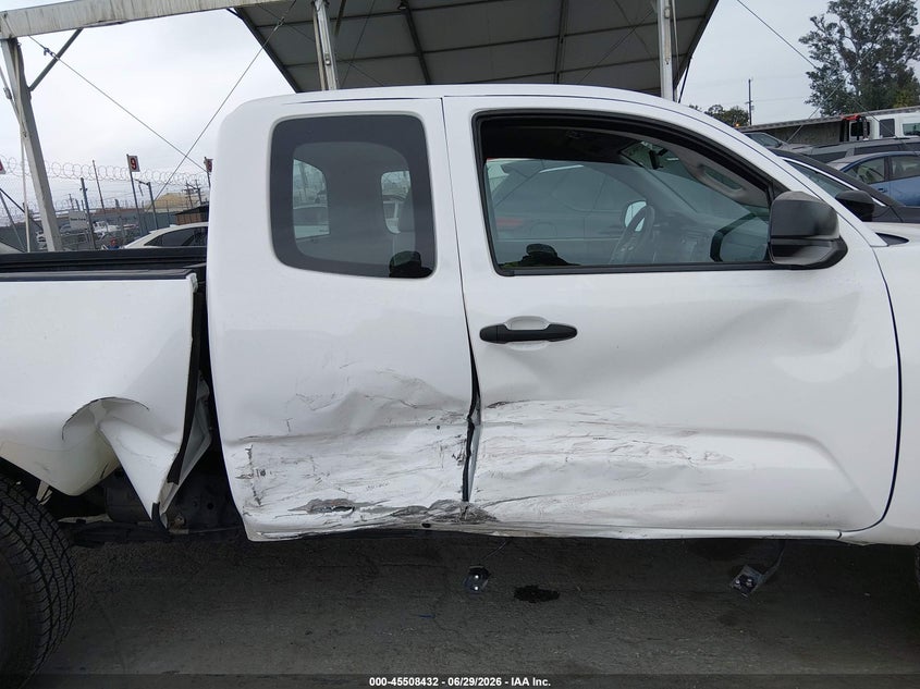 2017 Toyota Tacoma VIN 5TFRX5GN8HX100027 IAAI salvage auction — RIGHT SIDE, Salvage (California), sold $25 on 2026-07-29 (photo 6)