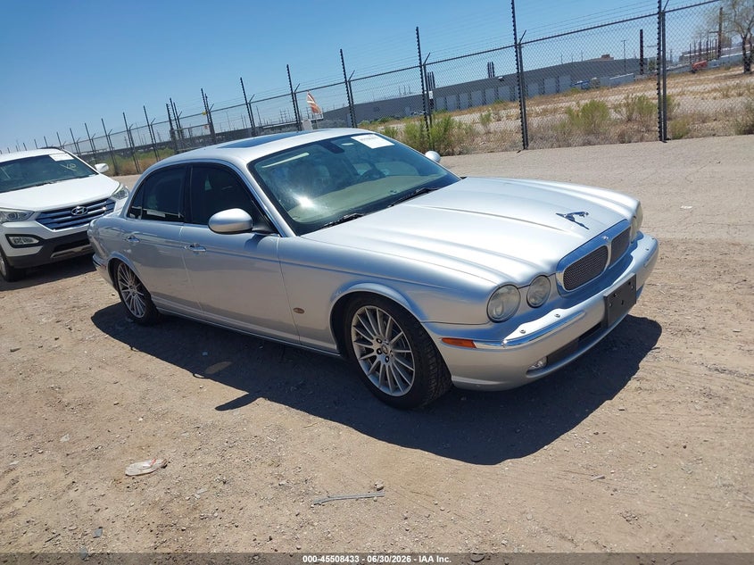 2006 Jaguar Xj series VIN SAJWA71B16SH10980 IAAI salvage auction — NORMAL WEAR, Clear-Dealer Only (Arizona), sold $800 on 2026-07-09 (photo 1)