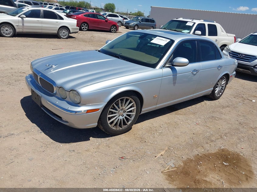 2006 Jaguar Xj series VIN SAJWA71B16SH10980 IAAI salvage auction — NORMAL WEAR, Clear-Dealer Only (Arizona), sold $800 on 2026-07-09 (photo 2)