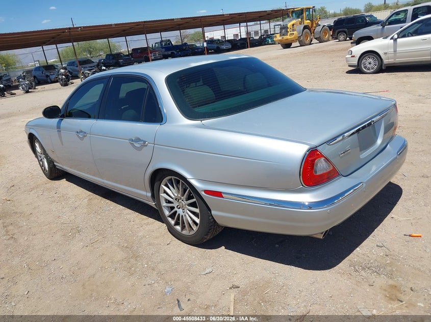 2006 Jaguar Xj series VIN SAJWA71B16SH10980 IAAI salvage auction — NORMAL WEAR, Clear-Dealer Only (Arizona), sold $800 on 2026-07-09 (photo 3)