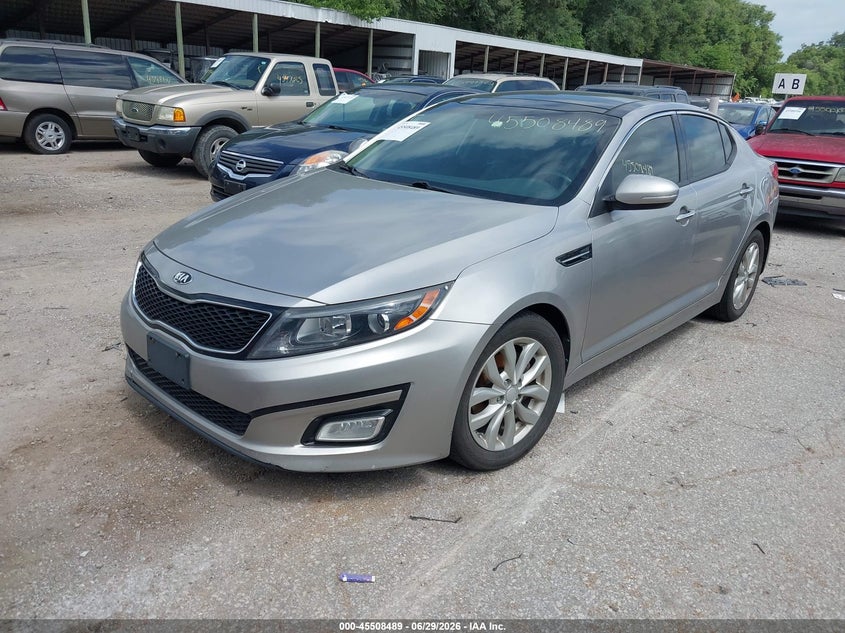 2015 Kia Optima VIN 5XXGN4A79FG370633 IAAI salvage auction — NORMAL WEAR, Clear (Kansas), sold $550 on 2026-07-29 (photo 2)