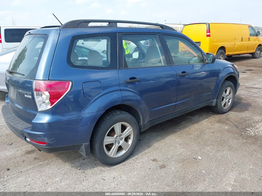 2013 Subaru Forester VIN JF2SHABC0DH444101 IAAI salvage auction — NORMAL WEAR, Clear (Michigan), sold $425 on 2026-07-30 (photo 4)
