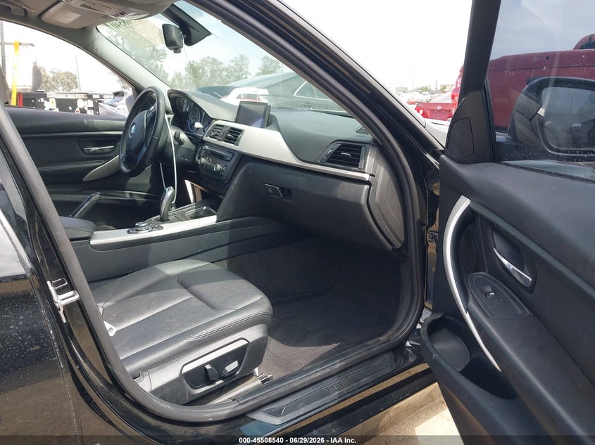2013 BMW 3er VIN WBA3C1C53DF444619 IAAI salvage auction — LEFT SIDE, Salvage Title, sold $650 on 2026-07-29 (photo 5)