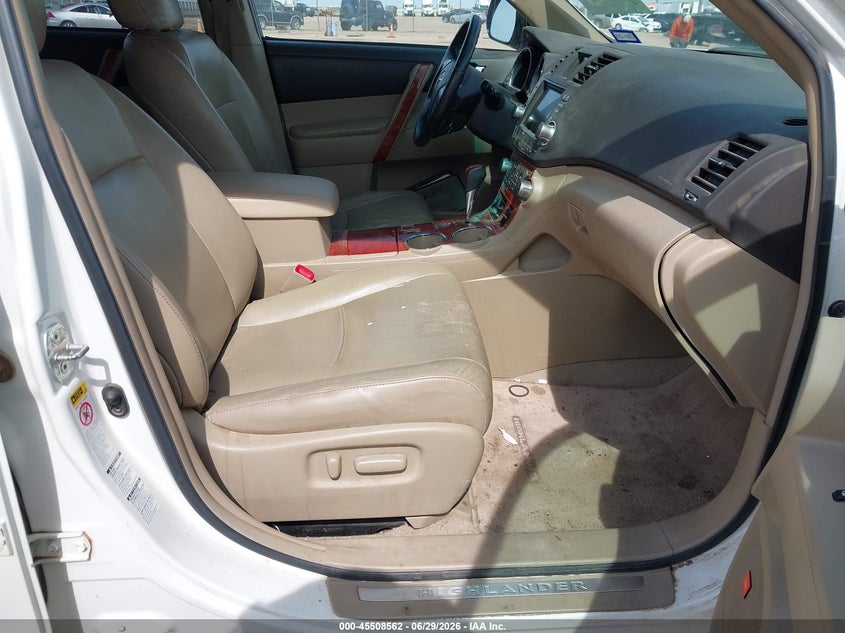 2010 Toyota Highlander VIN 5TDDK3EH5AS001929 IAAI salvage auction — NORMAL WEAR, Original (Texas), sold $2,200 on 2026-07-29 (photo 5)
