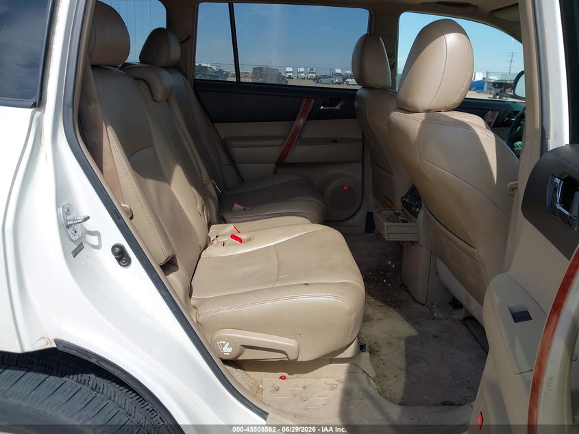 2010 Toyota Highlander VIN 5TDDK3EH5AS001929 IAAI salvage auction — NORMAL WEAR, Original (Texas), sold $2,200 on 2026-07-29 (photo 8)