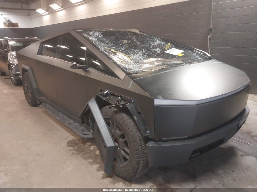 2024 Tesla Cybertruck VIN 7G2CEHED2RA036077 — IAAI salvage auction photo