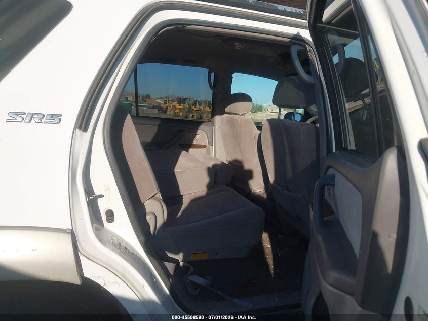 2001 Toyota Sequoia VIN 5TDZT34A01S052830 IAAI salvage auction — NORMAL WEAR, Clear (Arizona), sold $300 on 2026-07-21 (photo 8)