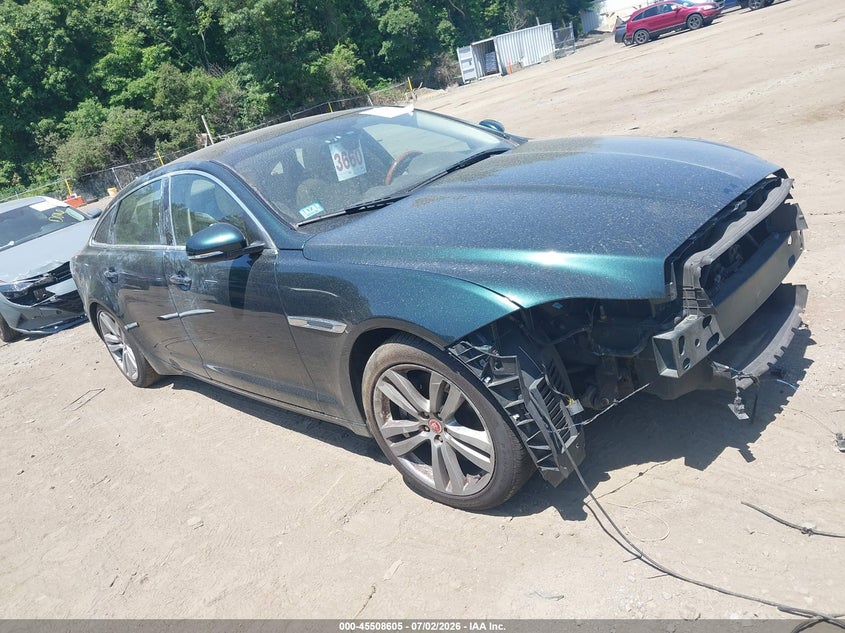 2013 Jaguar Xj VIN SAJWJ2GD2D8V50109 IAAI salvage auction — FRONT END, Salvage Title, sold $800 on 2026-08-02 (photo 1)