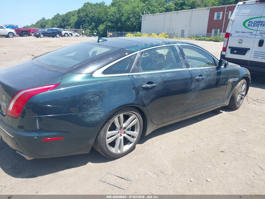 2013 Jaguar Xj VIN SAJWJ2GD2D8V50109 IAAI salvage auction — FRONT END, Salvage Title, sold $800 on 2026-08-02 (photo 4)
