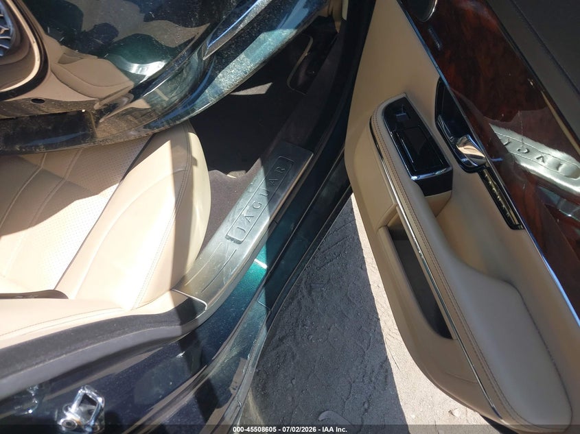 2013 Jaguar Xj VIN SAJWJ2GD2D8V50109 IAAI salvage auction — FRONT END, Salvage Title, sold $800 on 2026-08-02 (photo 8)