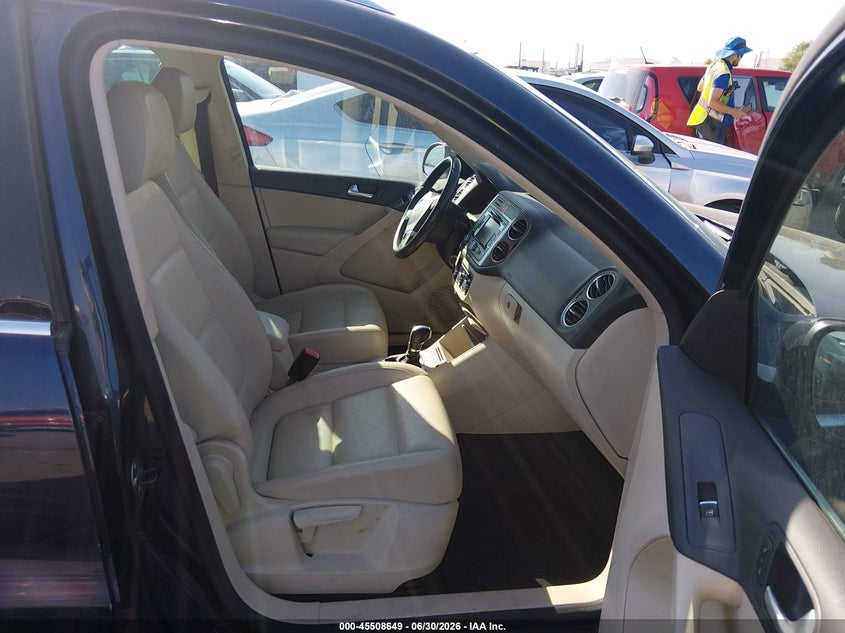 2011 Volkswagen Tiguan VIN WVGBV7AX4BW000237 IAAI salvage auction — LEFT & RIGHT, Salvage (Colorado), sold $1,150 on 2026-08-13 (photo 5)