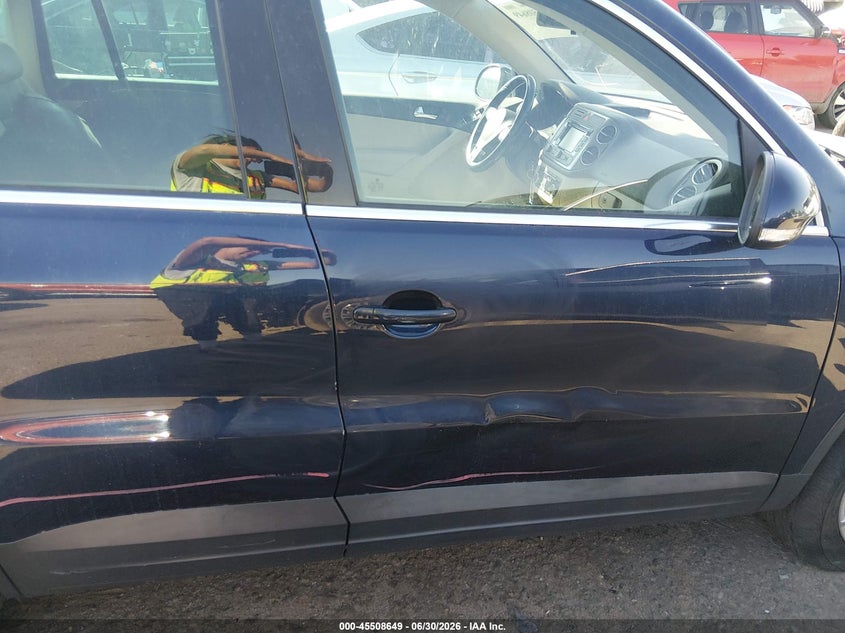 2011 Volkswagen Tiguan VIN WVGBV7AX4BW000237 IAAI salvage auction — LEFT & RIGHT, Salvage (Colorado), sold $1,150 on 2026-08-13 (photo 6)