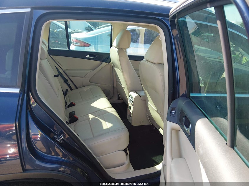 2011 Volkswagen Tiguan VIN WVGBV7AX4BW000237 IAAI salvage auction — LEFT & RIGHT, Salvage (Colorado), sold $1,150 on 2026-08-13 (photo 8)