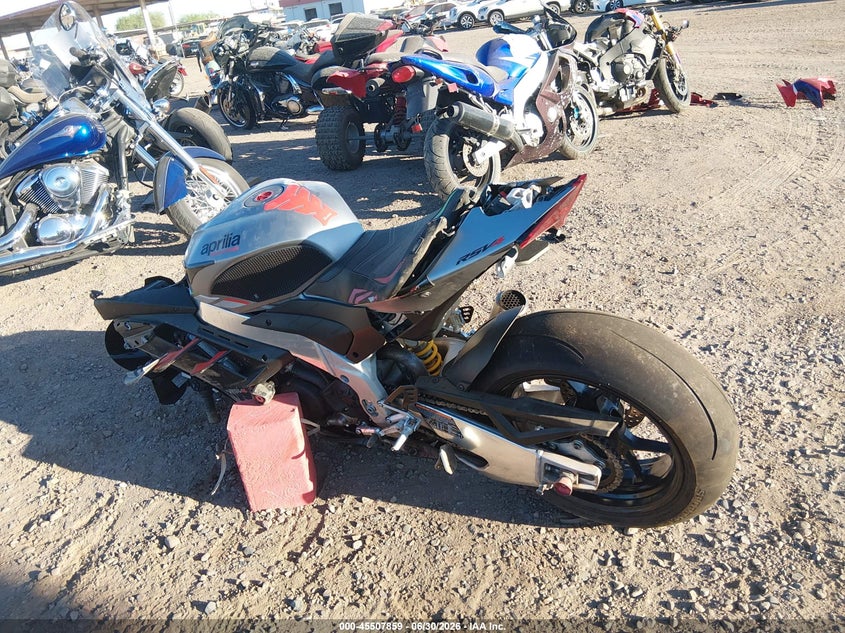 2021 Aprilia Rsv VIN ZD4KYUA06MS000137 IAAI salvage auction — FRONT & REAR, Salvage (Arizona), sold $3,500 on 2026-08-18 (photo 3)