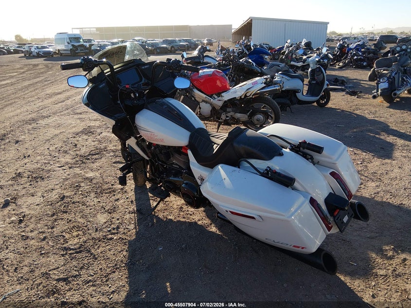 2024 Harley-davidson Road glide VIN 1HD1TL817RB963844 IAAI salvage auction — SIDE, Salvage (Arizona), sold $20,100 on 2026-08-05 (photo 3)