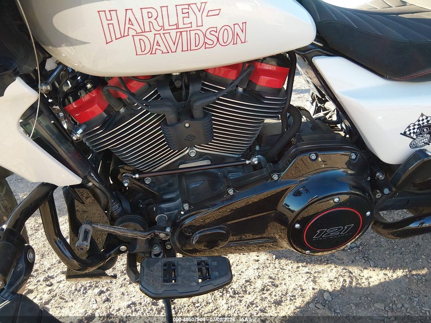 2024 Harley-davidson Road glide VIN 1HD1TL817RB963844 IAAI salvage auction — SIDE, Salvage (Arizona), sold $20,100 on 2026-08-05 (photo 9)