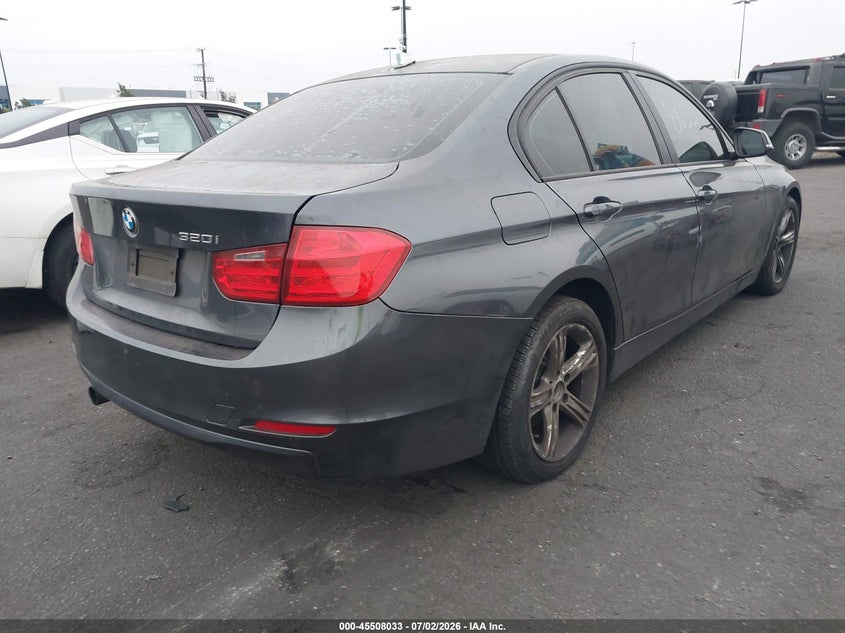 2013 BMW 3er VIN WBA3B1C52DF462662 IAAI salvage auction — UNDERCARRIAGE, Salvage Title, sold $250 on 2026-08-14 (photo 4)