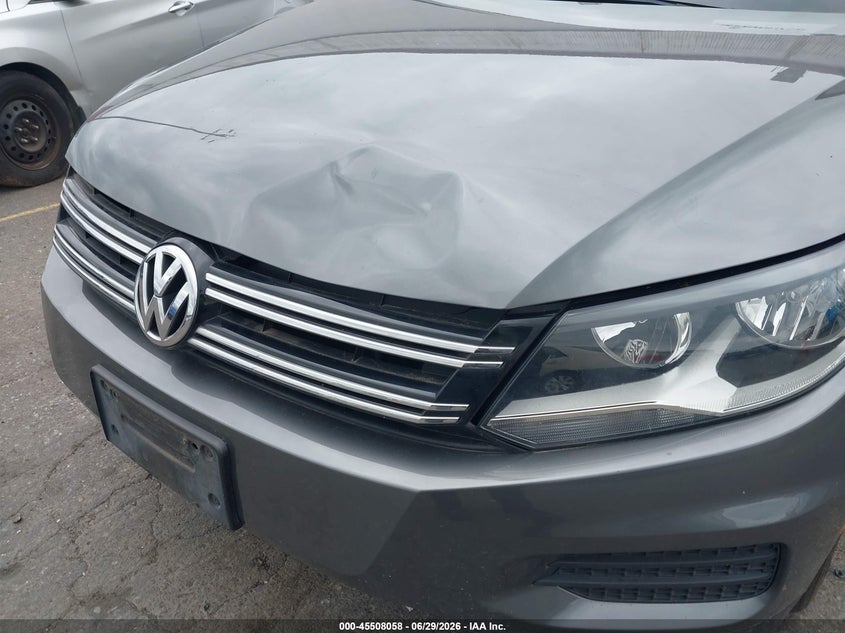2017 Volkswagen Tiguan VIN WVGBV7AX0HK043618 IAAI salvage auction — NORMAL WEAR, Clear-Dealer Only (Oregon), sold $300 on 2026-07-09 (photo 6)