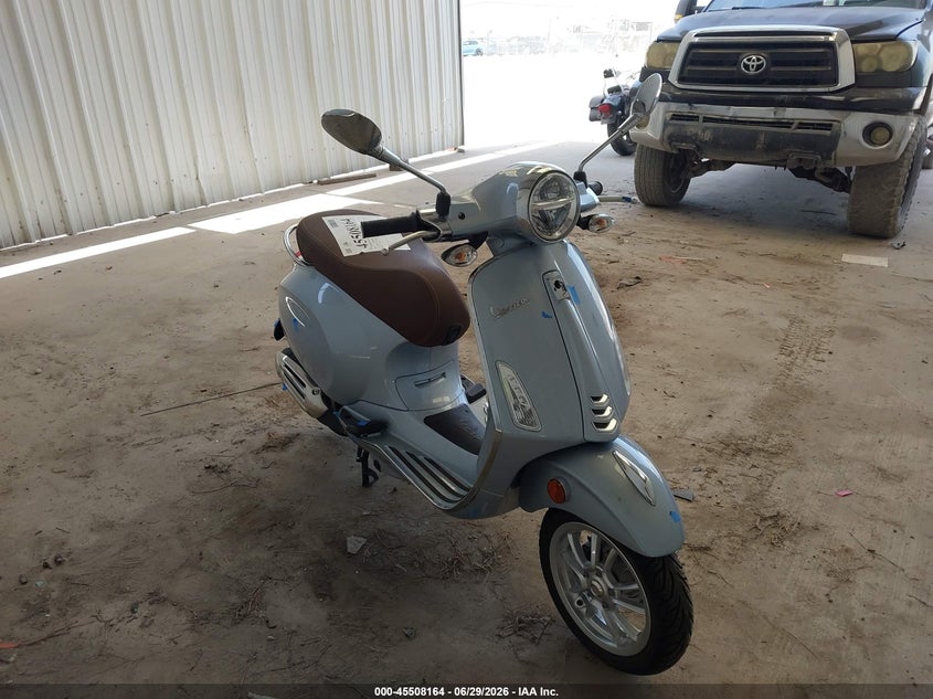 2022 Vespa - VIN ZAPM818G2N5906483 IAAI salvage auction — REAR END, Salvage Title, sold $1,000 on 2026-08-11 (photo 1)