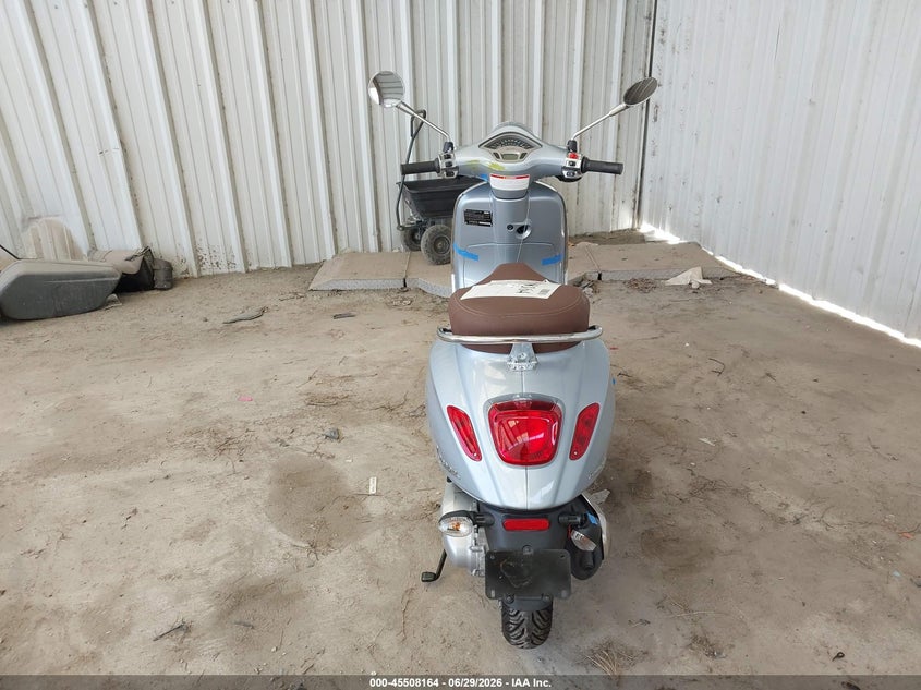 2022 Vespa - VIN ZAPM818G2N5906483 IAAI salvage auction — REAR END, Salvage Title, sold $1,000 on 2026-08-11 (photo 6)