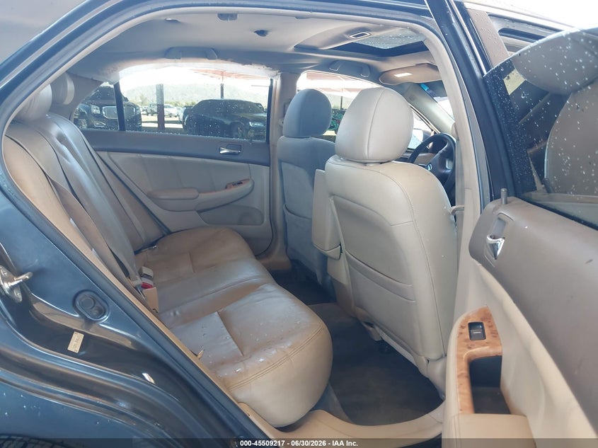 2005 Honda Accord VIN JHMCN36425C016571 IAAI salvage auction — NORMAL WEAR, Clear (Arizona), sold $25 on 2026-07-28 (photo 8)