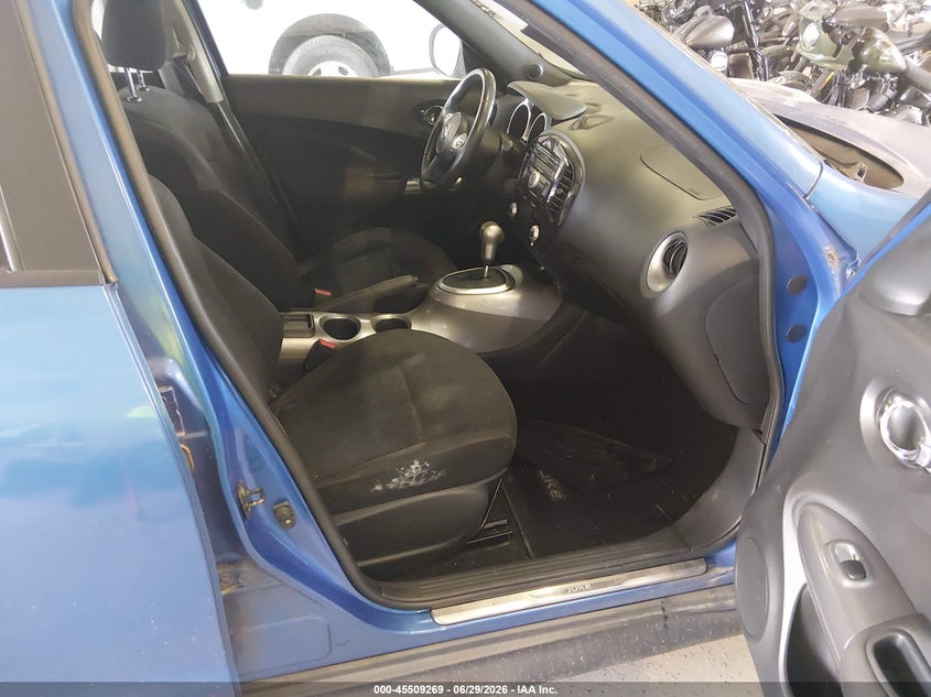 2011 Nissan Juke VIN JN8AF5MR6BT001958 IAAI salvage auction — NORMAL WEAR, Clear (Tennessee), sold $300 on 2026-07-06 (photo 5)