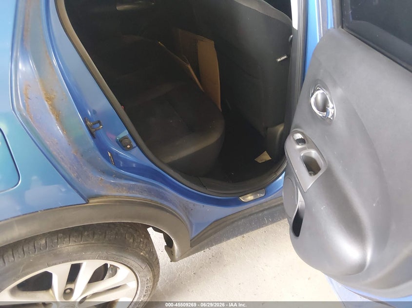 2011 Nissan Juke VIN JN8AF5MR6BT001958 IAAI salvage auction — NORMAL WEAR, Clear (Tennessee), sold $300 on 2026-07-06 (photo 8)