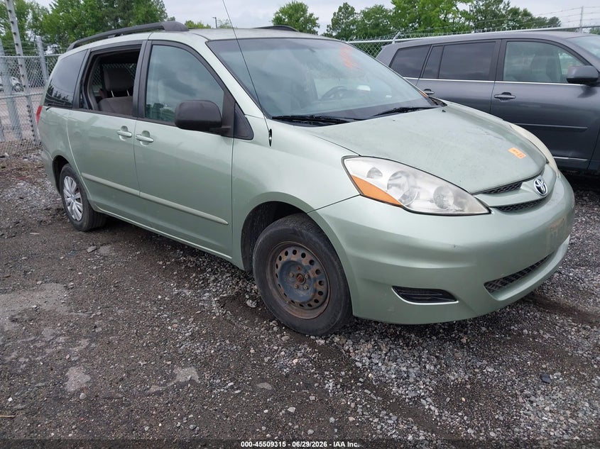 2008 Toyota Sienna VIN 5TDZK23C28S171411 IAAI salvage auction — NORMAL WEAR, Clear (Virginia), sold $25 on 2026-07-24 (photo 1)
