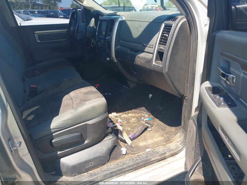 2018 Ram 1500 VIN 1C6RR7GG7JS310524 IAAI salvage auction — FRONT END, Salvage (Illinois), sold $2,700 on 2026-08-24 (photo 5)