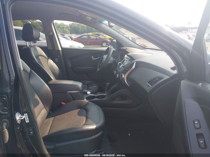 2013 Hyundai Tucson VIN KM8JUCAC7DU678743 IAAI salvage auction — Rear, Salvage, sold $1,200 on 2026-10-12 (photo 5)