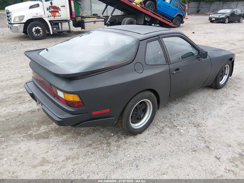 1984 Porsche 944 VIN WP0AA0949EN455723 IAAI salvage auction — NORMAL WEAR, Clear (New Jersey), sold $1,225 on 2026-07-28 (photo 4)